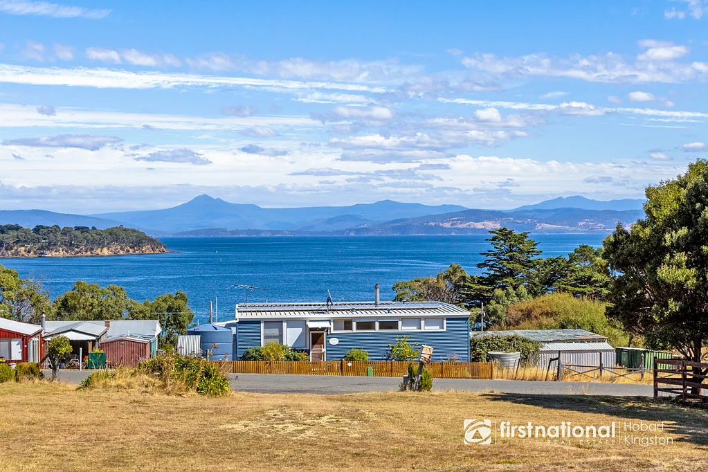 Alonnah Spectacular Views, Prime Location - Your Bruny Island Dream Starts Here!