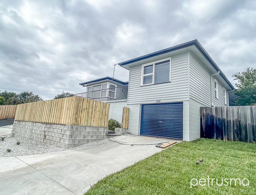 1/233 Cambridge Road, Warrane, Hobart, 4 habitaciones, 1 baños, House