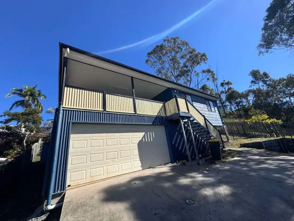Highset home on battle-axe block
