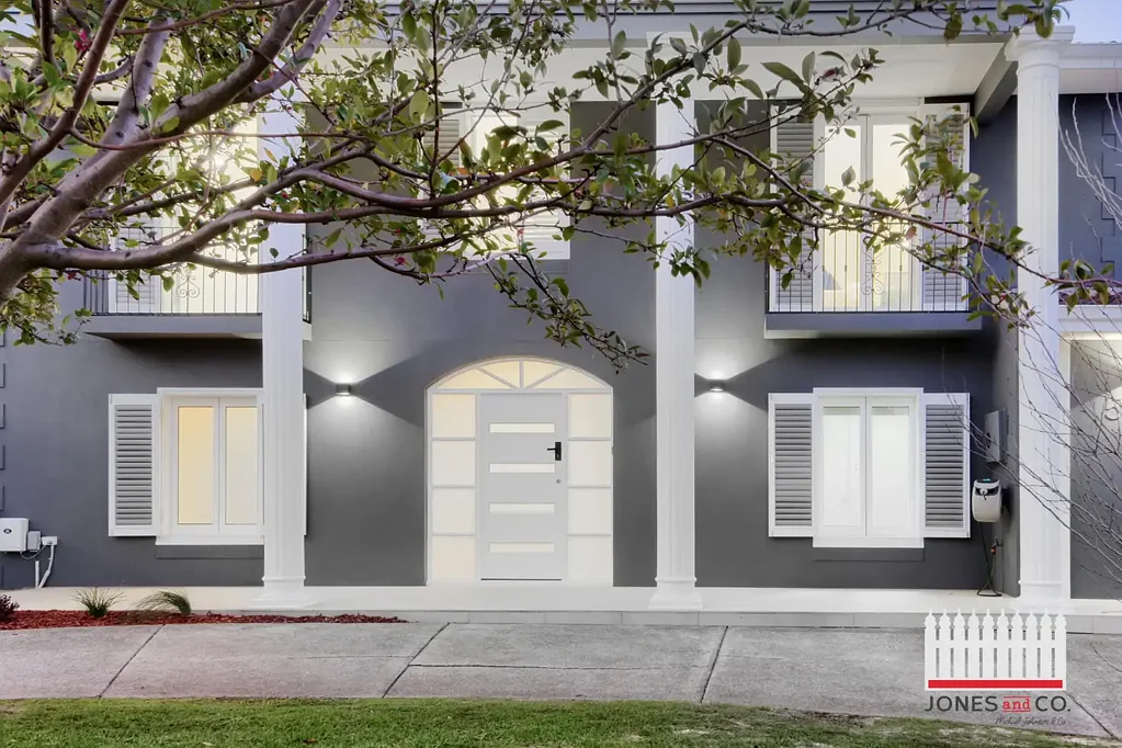 Dianella 5 Bedroom Traditional Charm Meets Contemporary Elegance