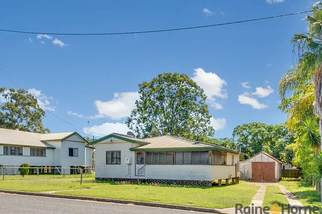 South Gladstone 2Kwarto Endless Possibilities Await - Classic Cottage on Large Block