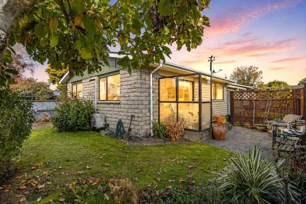 Rangiora 2房  * UNDER OFFER * Potential Plus!