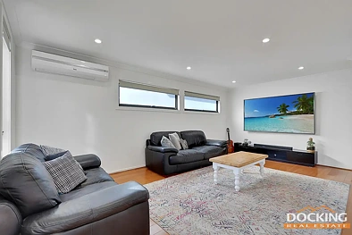 1/1 Tulip Crescent, Boronia, VIC 3155, 4 chambres, 3 salles de bain, Townhouse