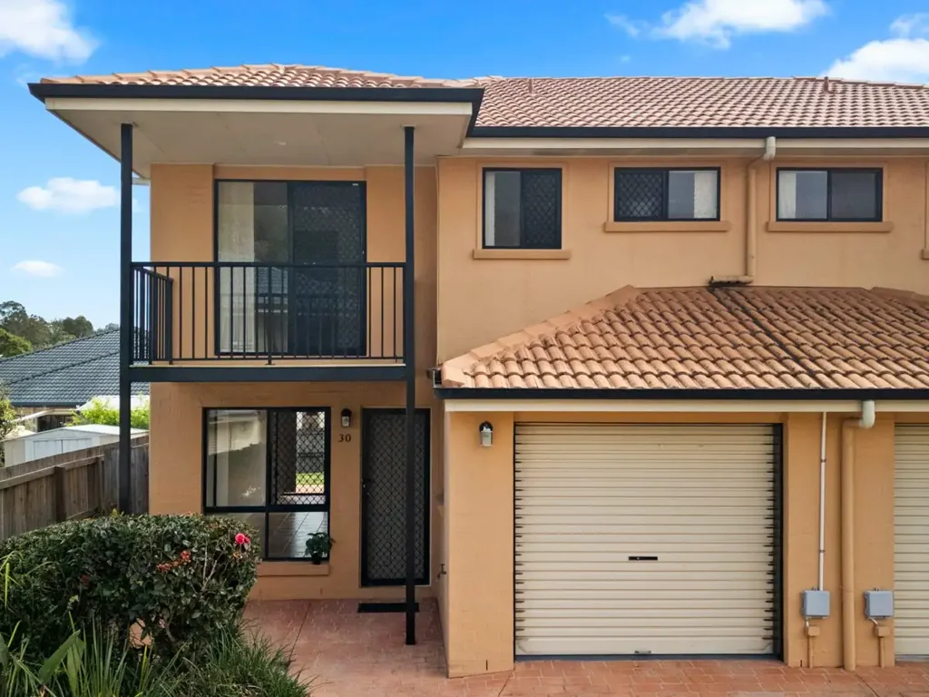 Calamvale 3部屋 ELEVATED END TOWNHOUSE WITH MOUNTAIN VIEW, PRIVACY AND LIFESTYLE