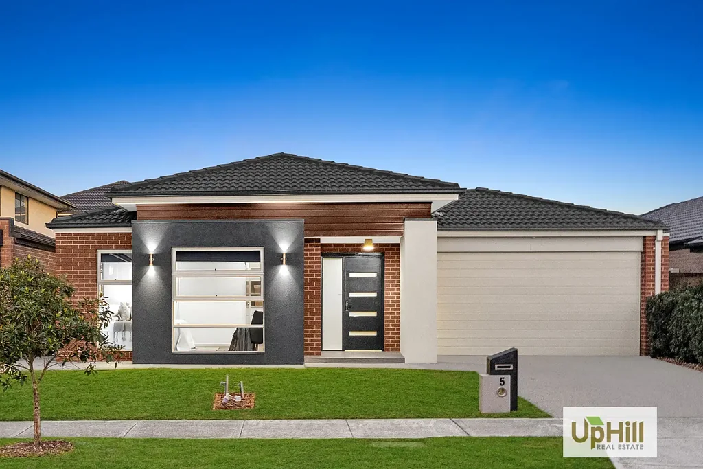 5 Speargrass Close, Clyde North, VIC 3978