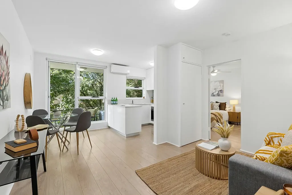 Contemporary One-Bedroom Apartment with a Premium Lifestyle Location