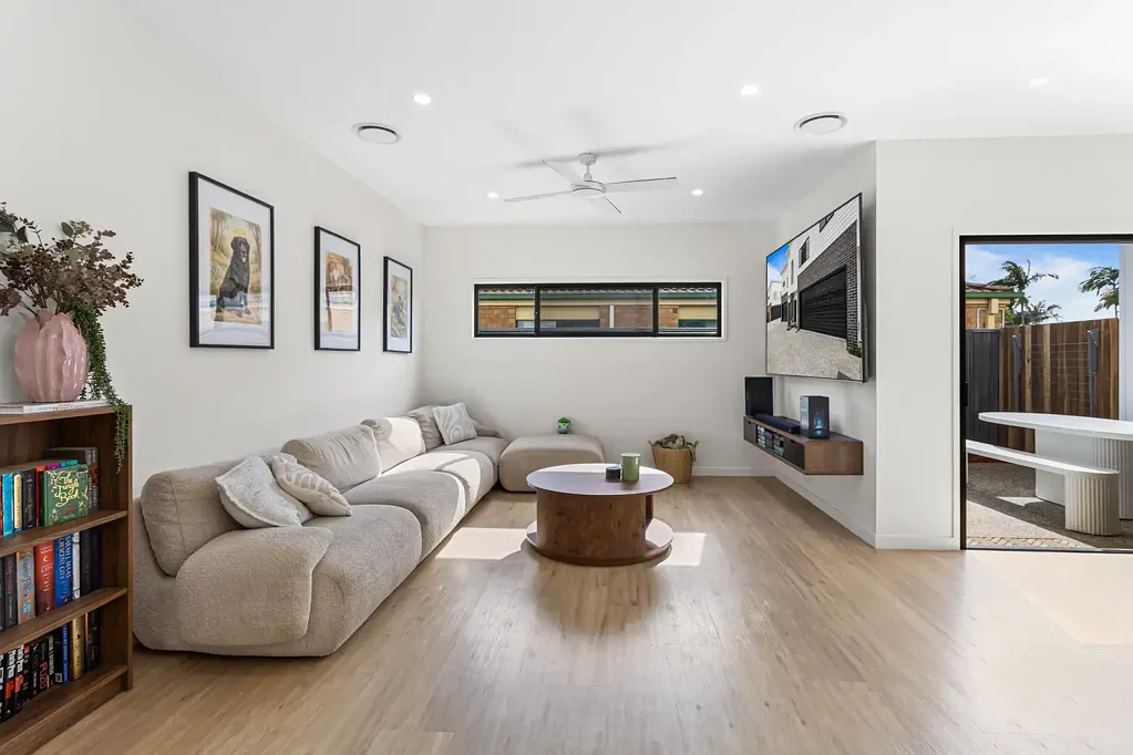 Morayfield 3Moenga Large Luxury Townhouse in prime location