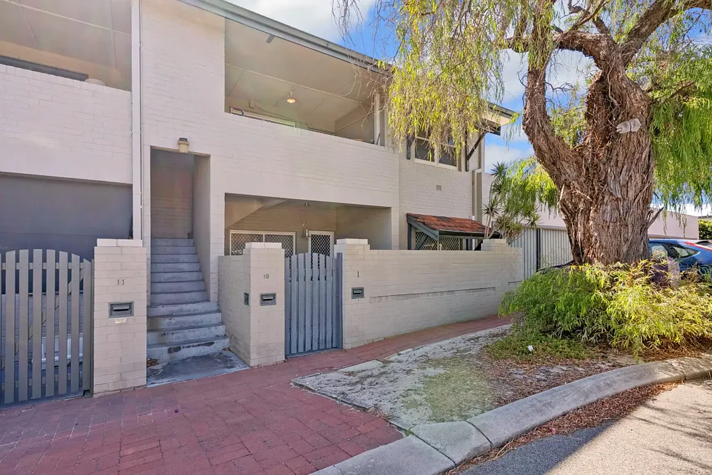 10/1196 Albany Highway, Bentley, WA 6102
