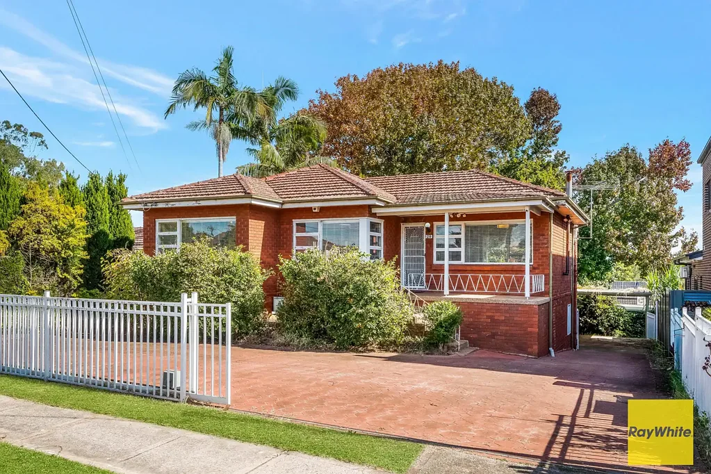 Cabramatta 4房  Ideal investment !!