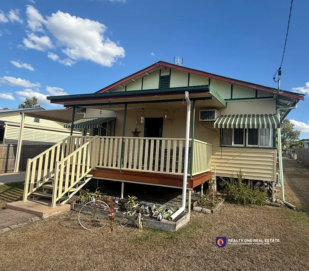 Park Avenue 3Kwarto Quaint, Fully Renovated Low-Set Queenslander on 808m² Park Avenue.