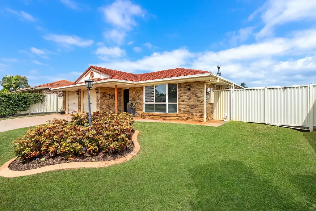 Victoria Point 4 Slaapkamer Secure 841sqm Bayside Lifestyle with Outstanding 3-Bay Shed