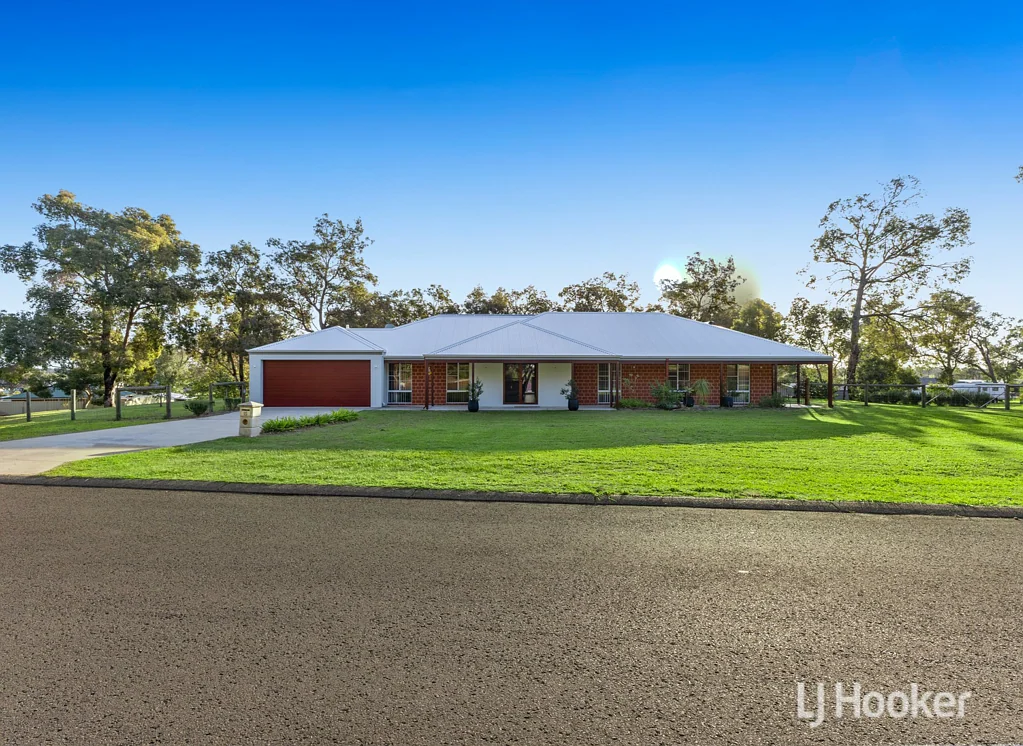 15 Barrington Knight Road, Yarloop, WA 6218