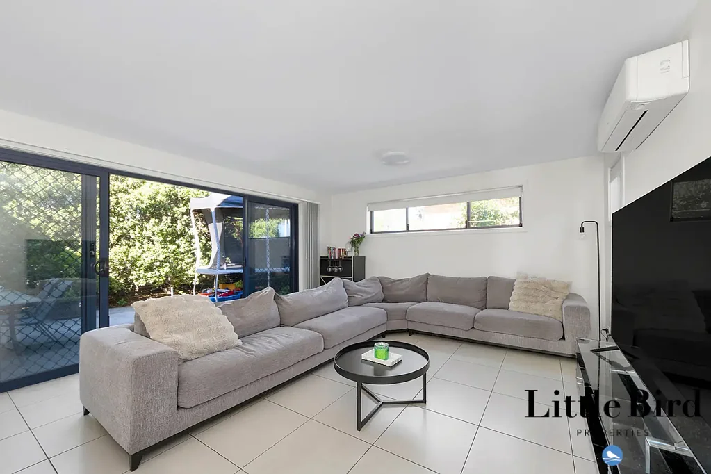 Modern comfort and easy living in leafy Torrens