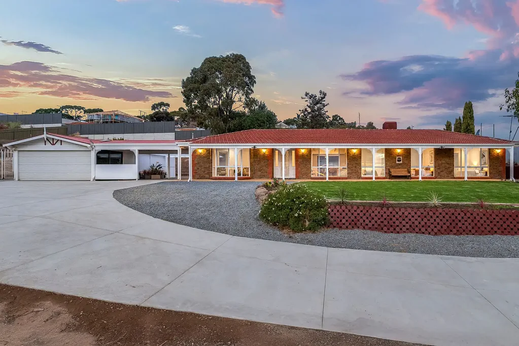 62B Coomurra Drive, Salisbury Heights, SA 5109