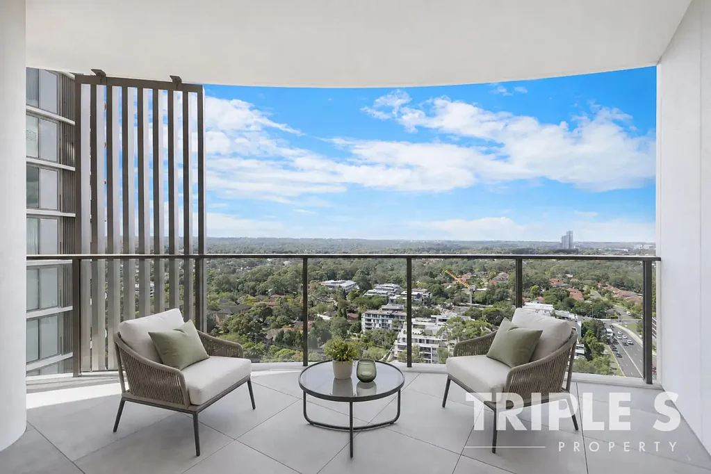 Epping 2Kwarto Elevated North-East Corner Living with City Views in Sought-After Langston Precinct