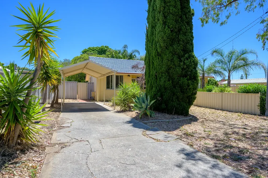 42a Hudson Road, Withers, WA 6230