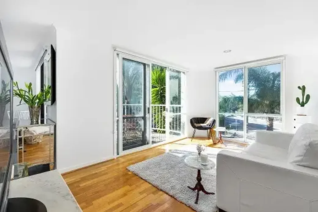 Beachside Townhouse with Garden and Large Terrace