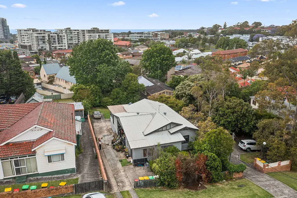 Wollongong 6 Bedroom Rent, Renovate, or Redevelop