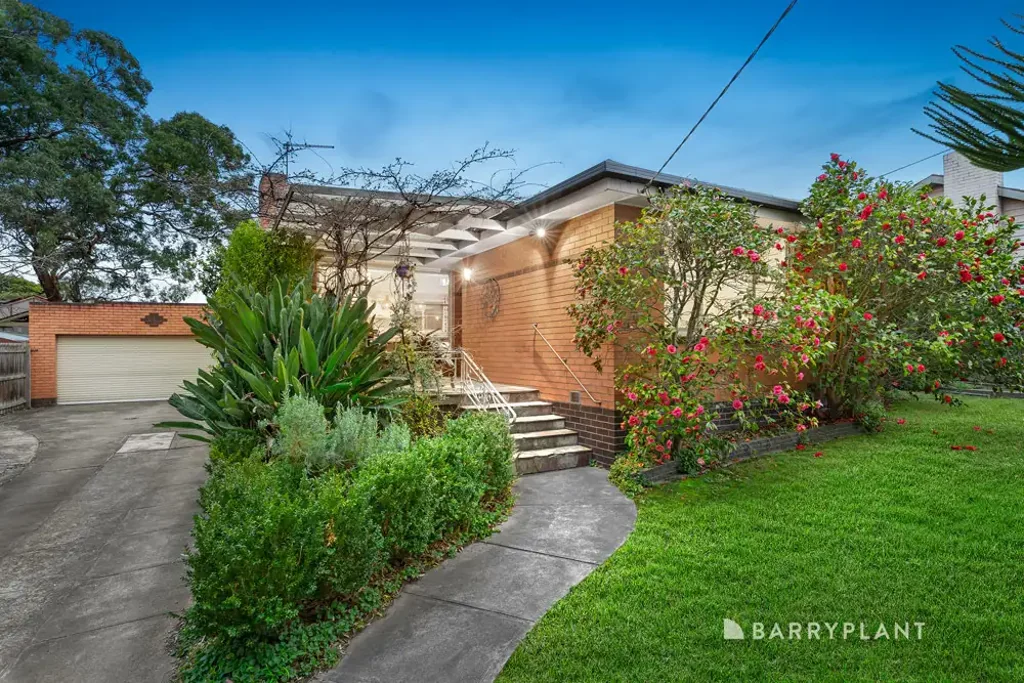 Watsonia 3 Bedroom Outstanding Opportunity in Prime Watsonia Location