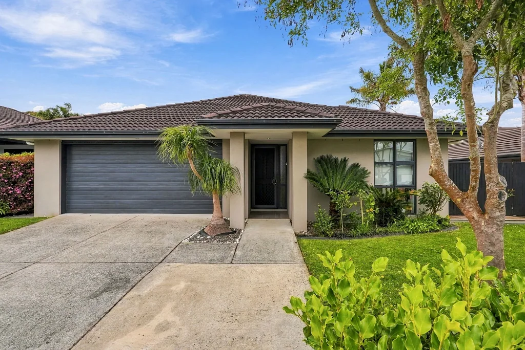 Karaka 4ਬੈੱਡਰੂਮ Best Buy in Karaka - all offers considered