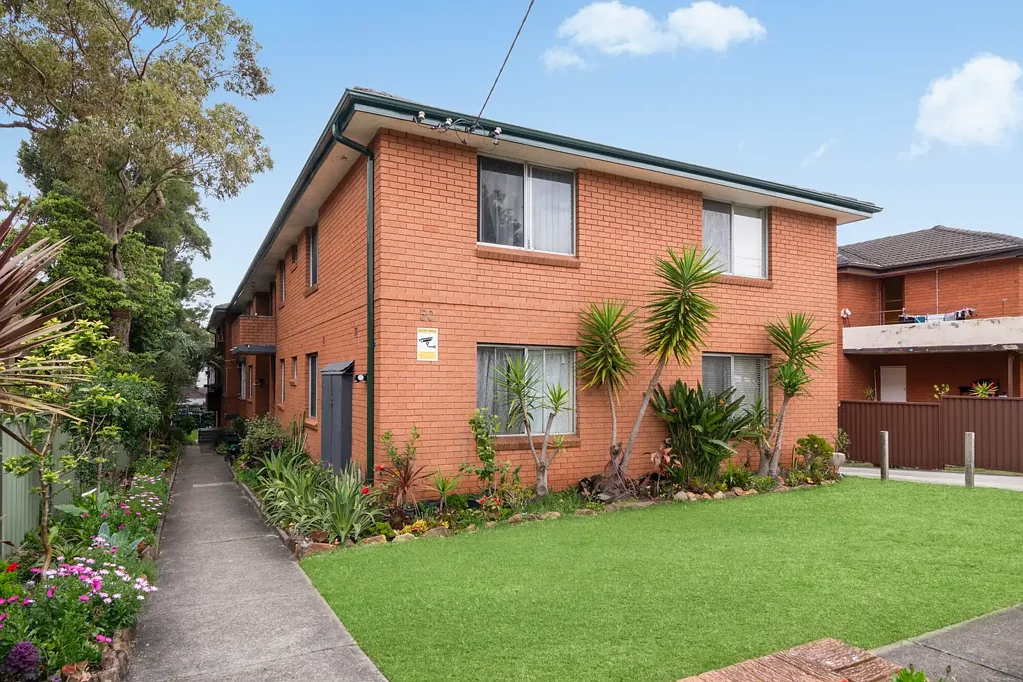 Roselands 2 Bedroom Updated Full Brick Ground Floor Apartment Promises Modern Ease of Living