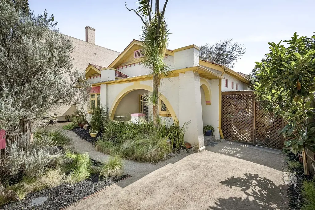 Elwood 5 Bedroom Rare Beachside Classic, Steps from the Sand