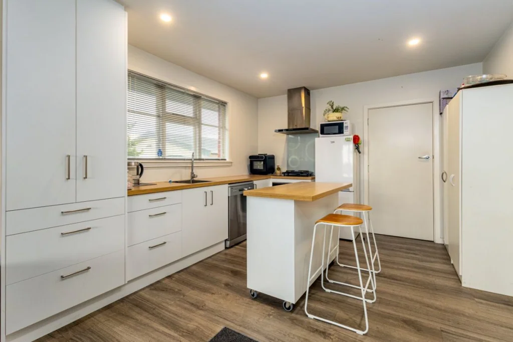 Tinwald 3chambre Modern Comforts  - Bonus Outdoor Office!