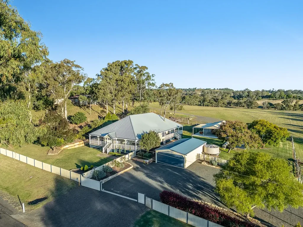 Woolmer 4 Bedroom BY FAR HIGHFIELDS BEST ACREAGE-Temporary Access from Shirley - Meringandan Rd