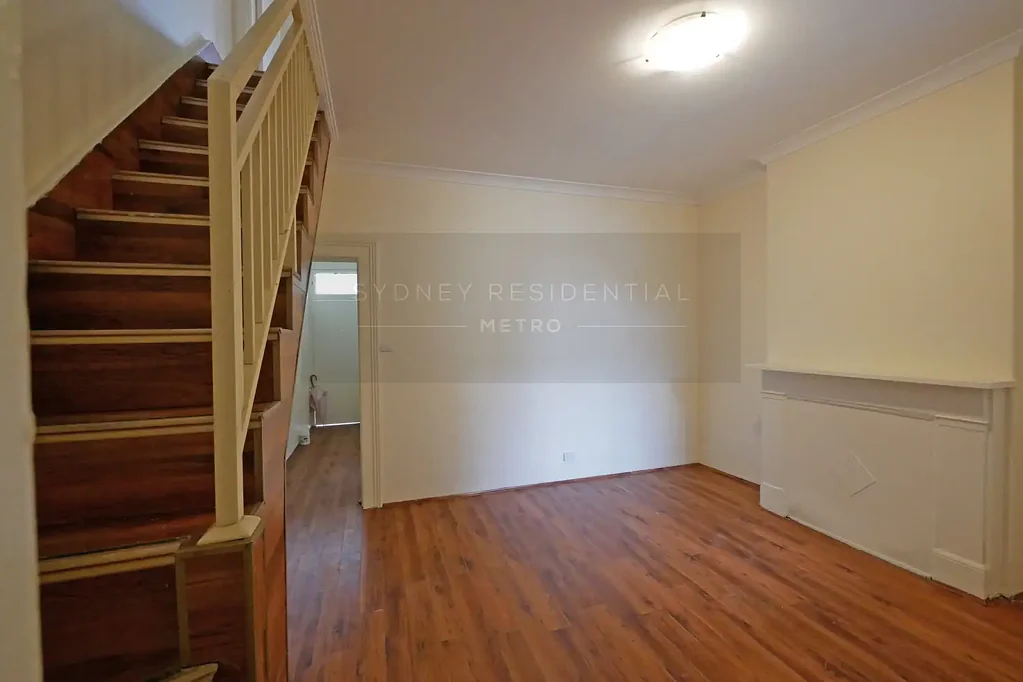 Renovated 3 Bedroom Terrace with Parking