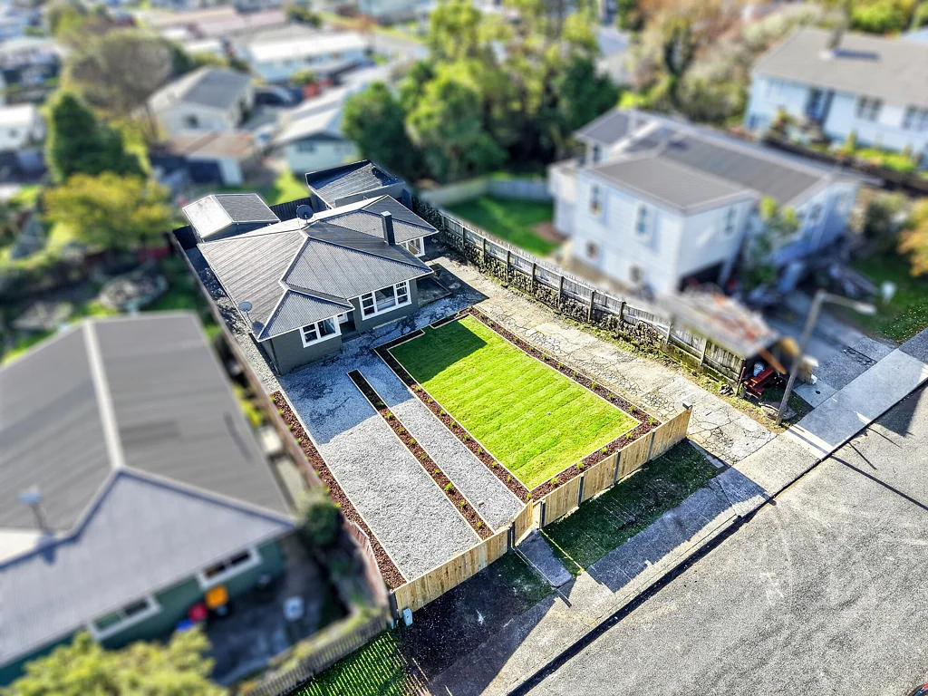 Wainuiomata 3房  OWNER NEEDS SOLD!