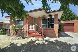 9/8 Spencer Street, Canadian