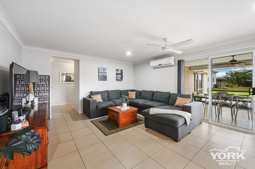 15 ROSELLA GARDENS DR, MERINGANDAN WEST QLD 4352, 0房, 0浴, House