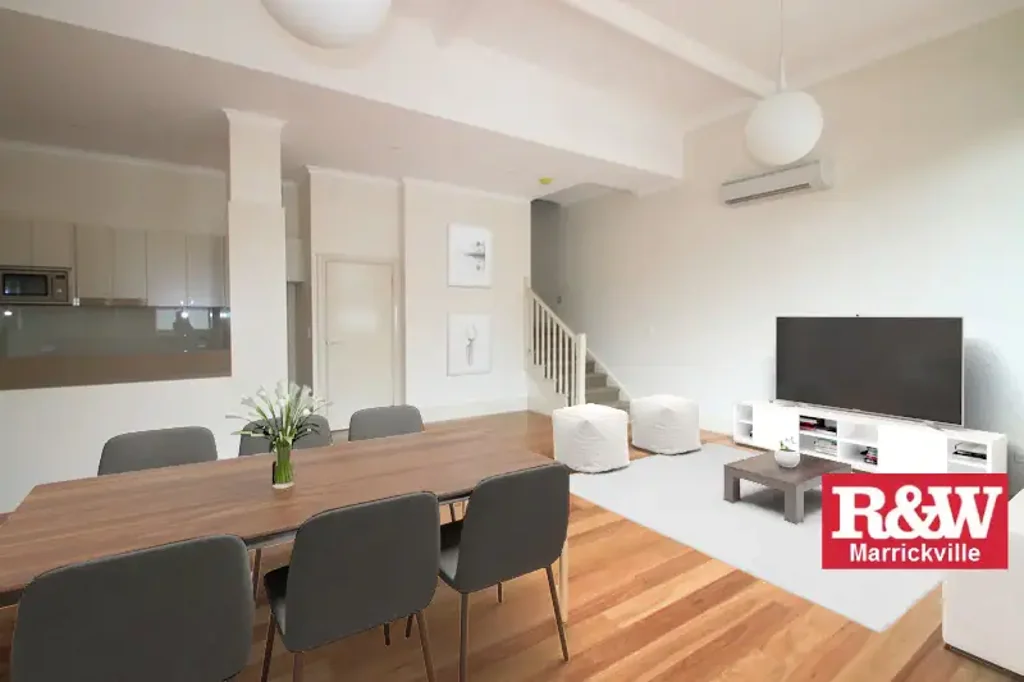 "The Met" – Stylish Split-Level Apartment in Historic Enmore
