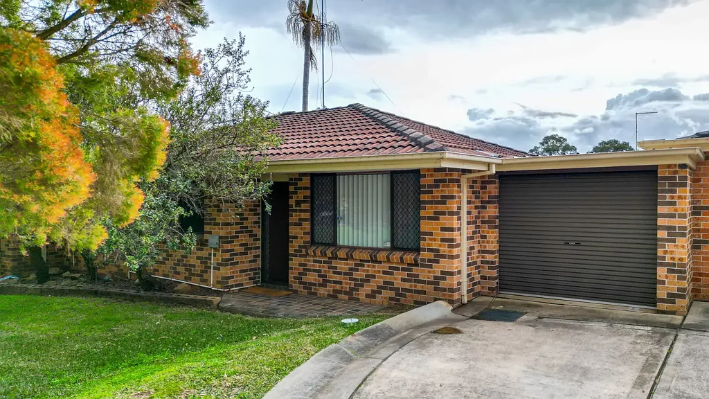 Glenfield 2 Bedroom Private, Leafy & Convenient – Ideal First Home or Investment