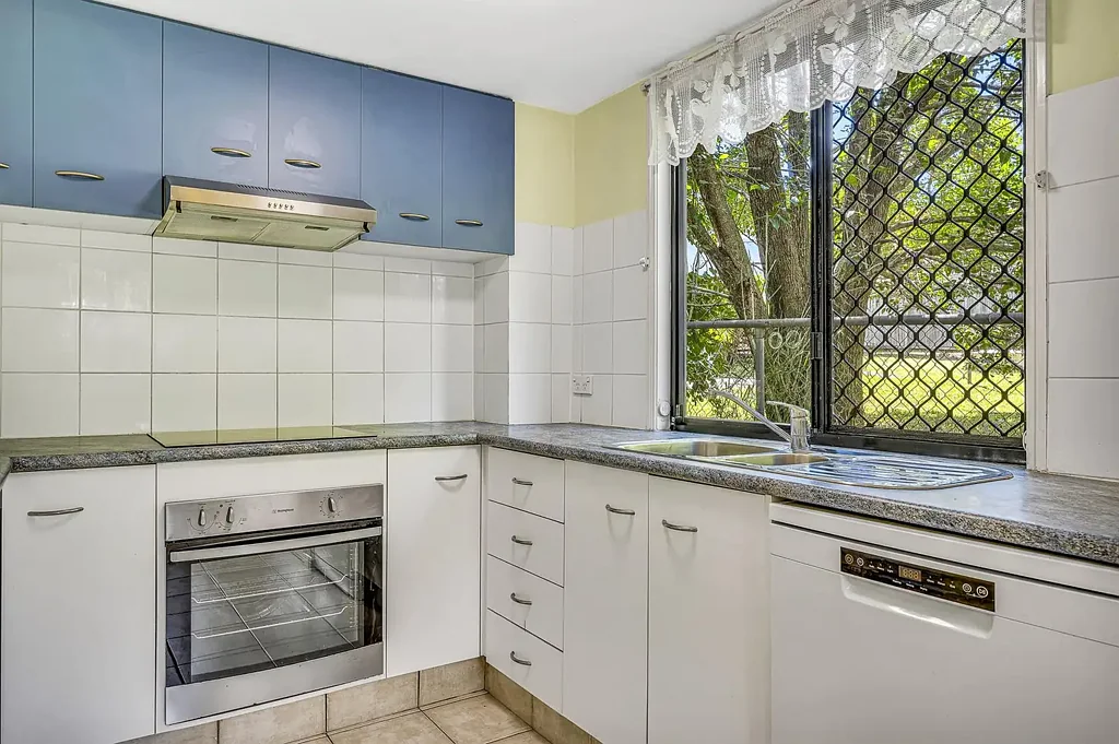 COSY 2 BEDROOM TOWNHOUSE IN SOUTHPORT
