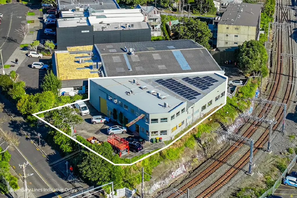 Kingsland SOLID VACANT WAREHOUSE & OFFICE - MOVE ON IN