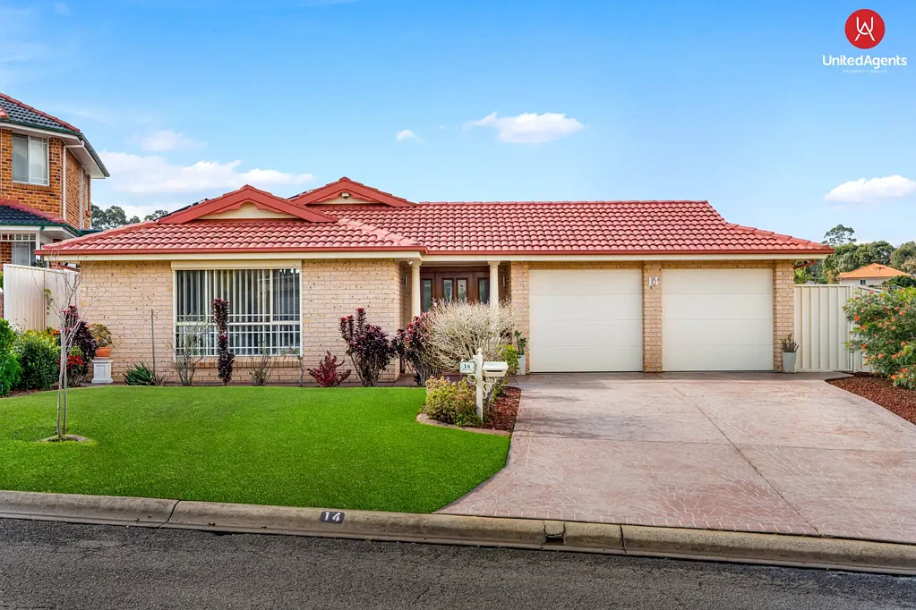 Cecil Hills 5 Bedroom Stylish Family Living in the Heart of Cecil Hills