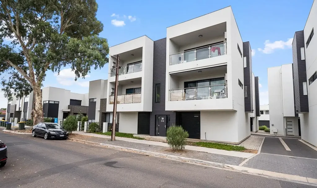 Fully furnished Stylish Modern Townhouse