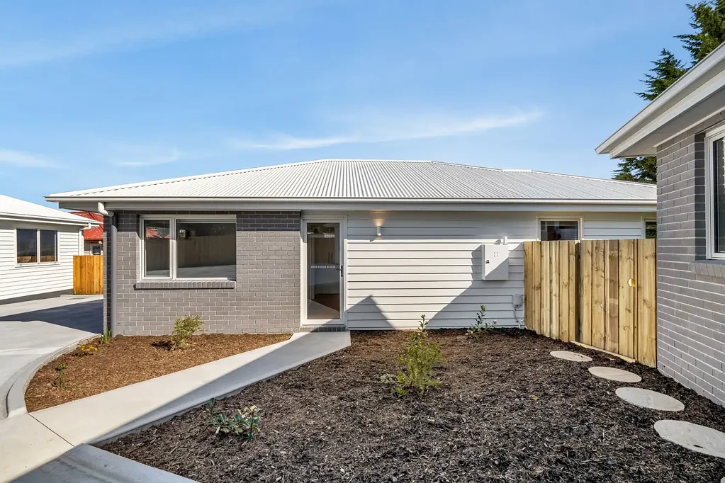 2/34 Resolution Street, Warrane, TAS 7018