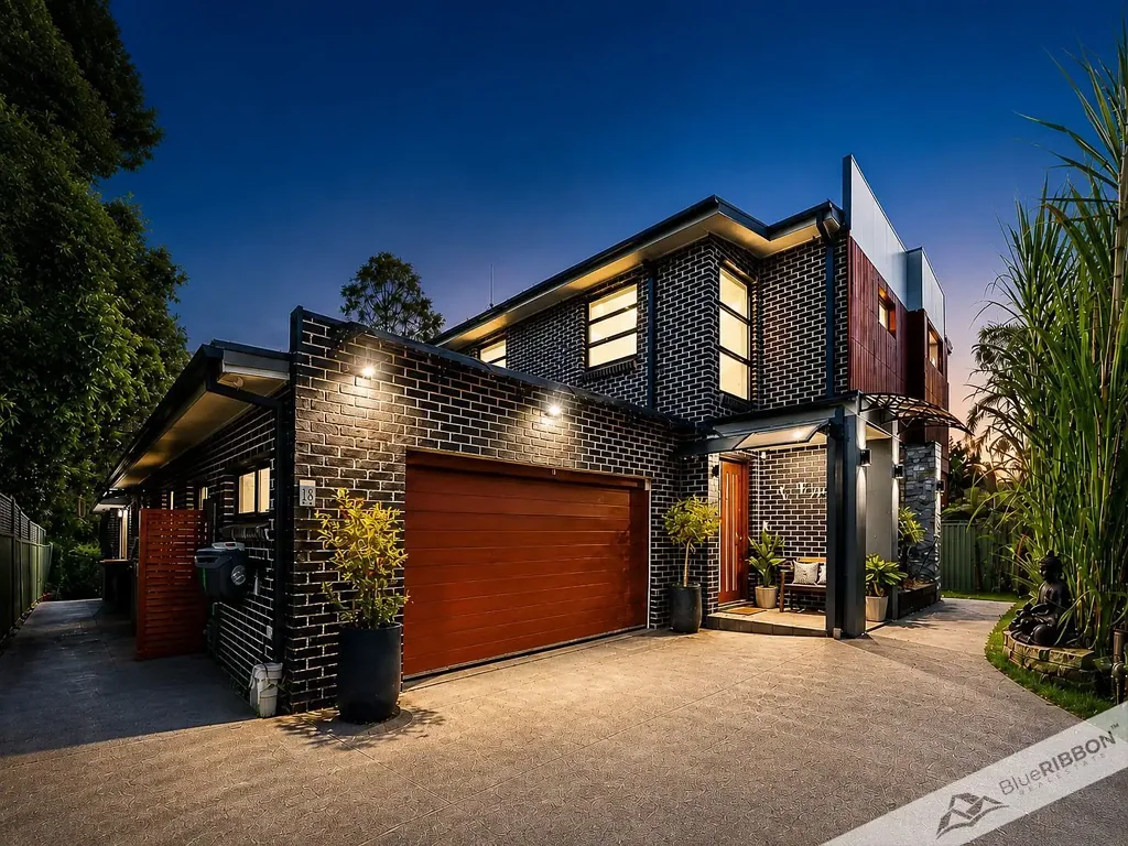 Toongabbie 7房  Creekside Smart Luxury – Toongabbie难得一遇的机遇 !!  Creekside Smart Luxury – A Once in a Generation Opportunity in Toongabbie !!