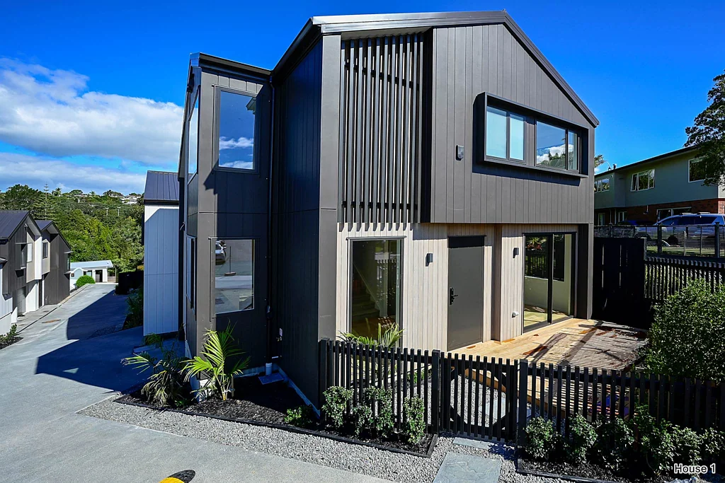 Campbells Bay 4 Bedroom COASTAL & CONTEMPORARY