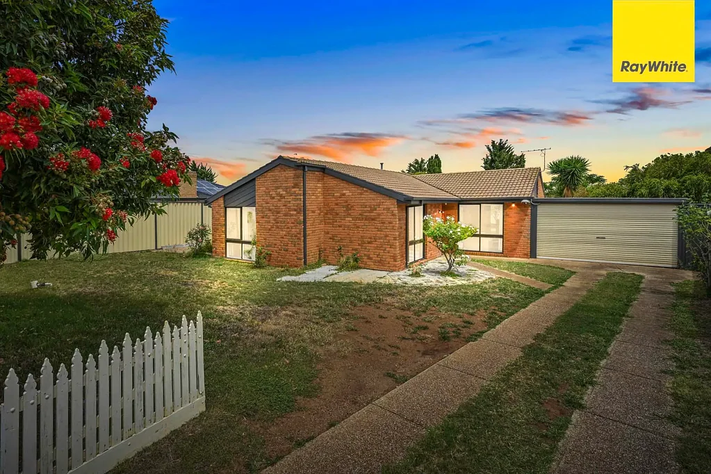 15 Evelyn Close, Melton West, VIC 3337