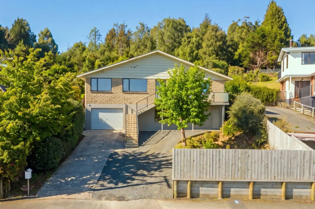 Halfway Bush 3Zimmer Elevated, Private and Made for Family Living