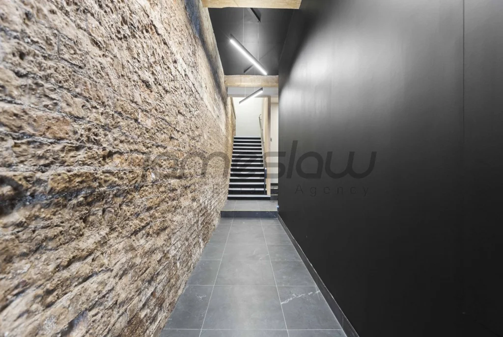 Auckland Central 109.6sqm CBD Office - High Profile Route