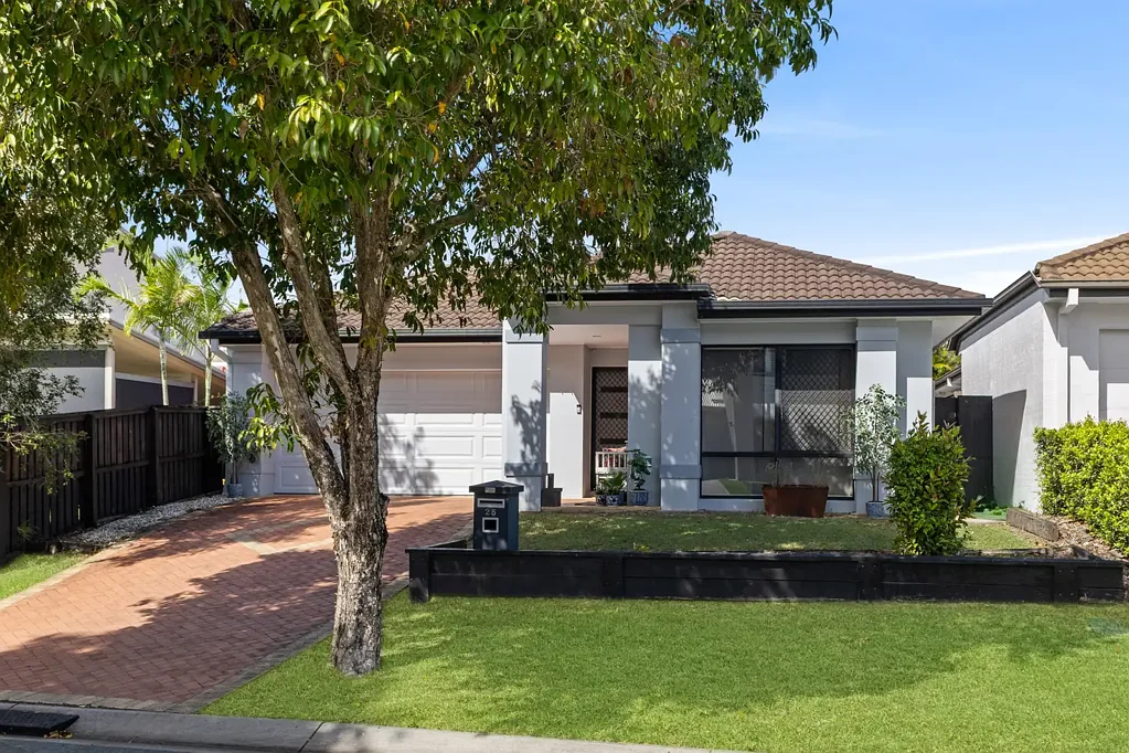 North Lakes 4房 现代化家庭生活在宁静的环境中 Modernised Family Living in Peaceful Location
