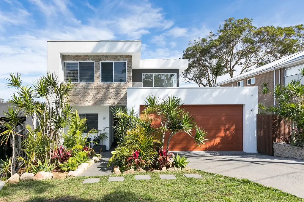 Caringbah South 5ਬੈੱਡਰੂਮ LUXURY LIVING IN CARINGBAH SOUTH WITH SERENE BAY VIEWS