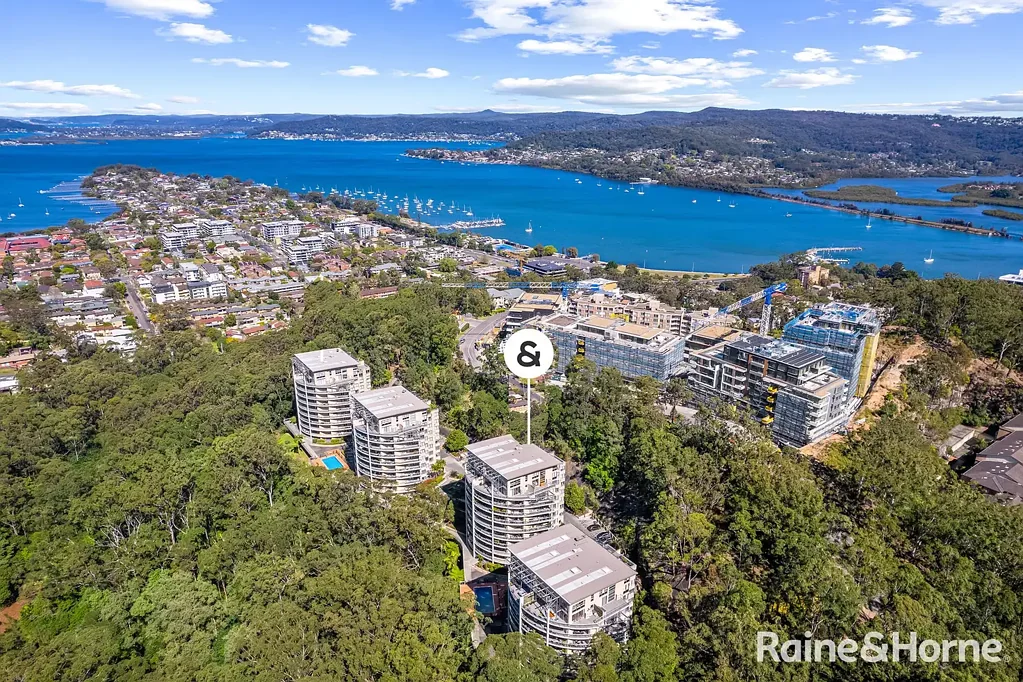 345/80 John Whiteway Drive, Gosford, NSW 2250