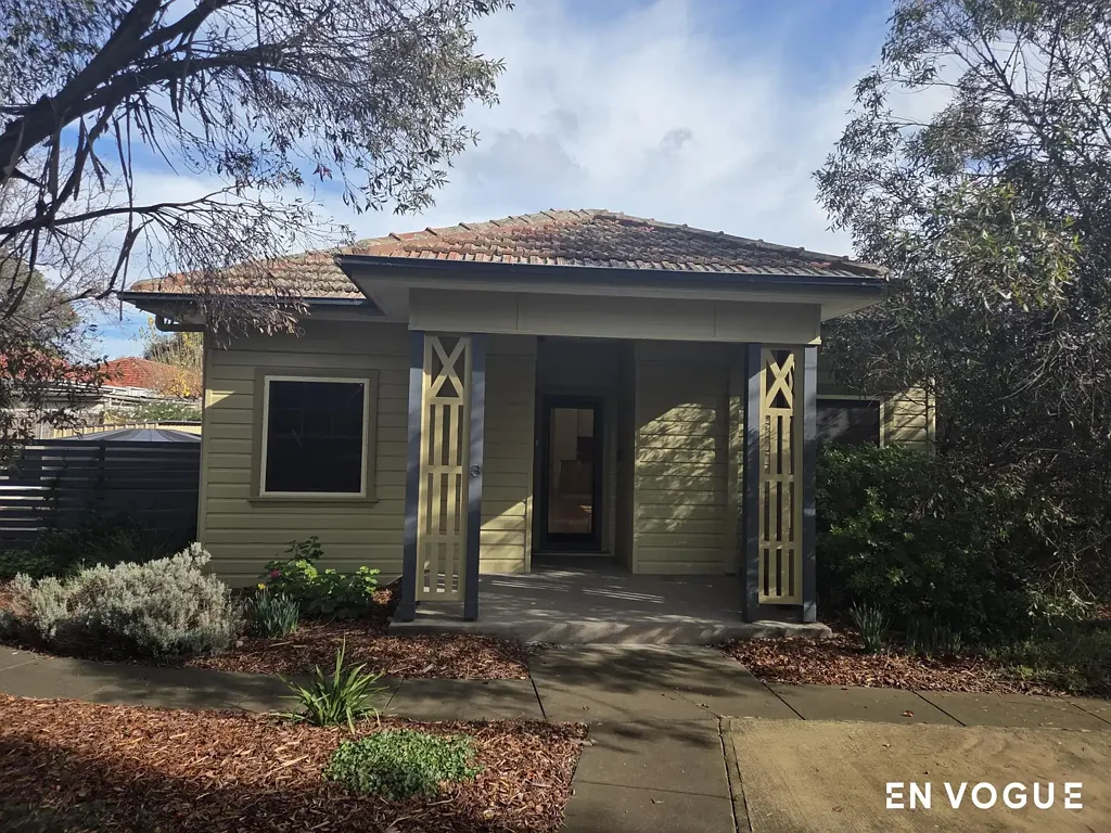 Renovated Dual Occupancy Cottage Home