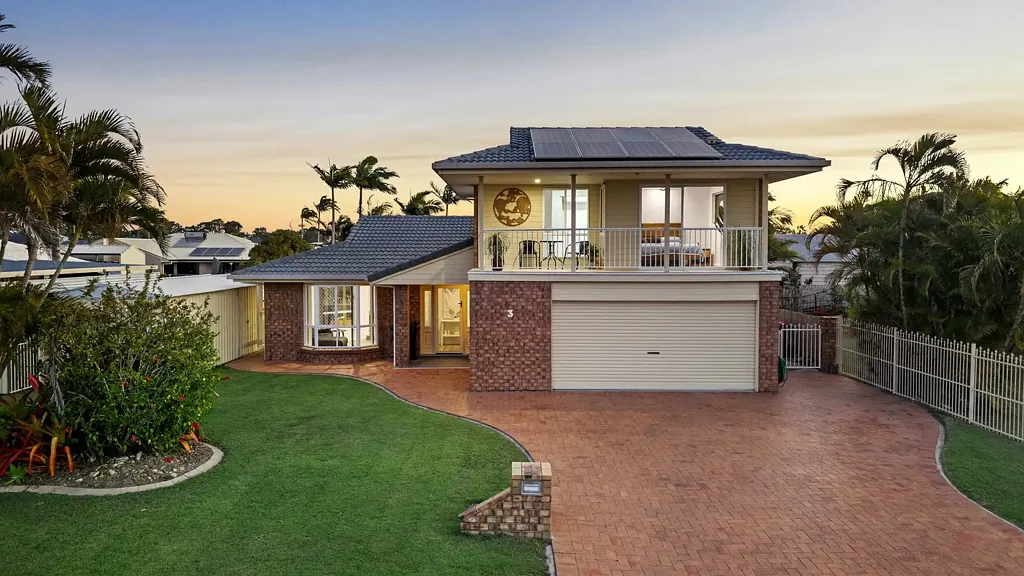 Urangan 5બેડરૂમ Exceptional Scale, Flexible Living & Coastal Lifestyle - Complete with Pool & Generous 800m2 Allotment