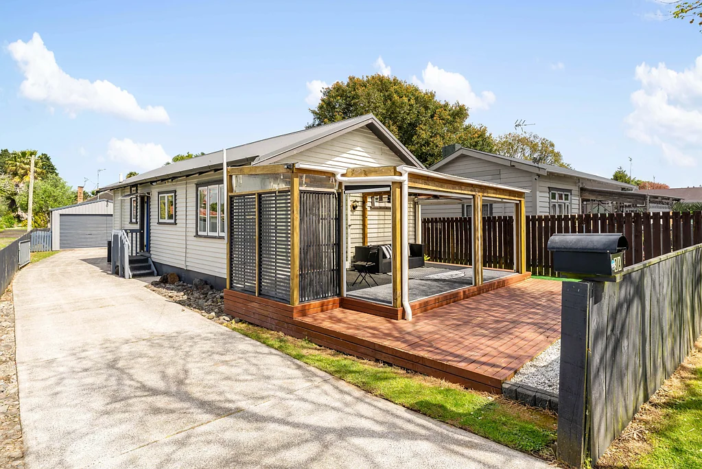Pukekohe 2房  Cute As A Button-A Perfect Start,Act Fast